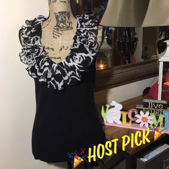 White House Black Market Tops - 🎉Host Pick🎉White House Black Market Black Top